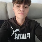 Profesor de futbol apto para todas las edades y niveles.